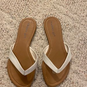 White Madden Girl Sandals size 8- 8.5